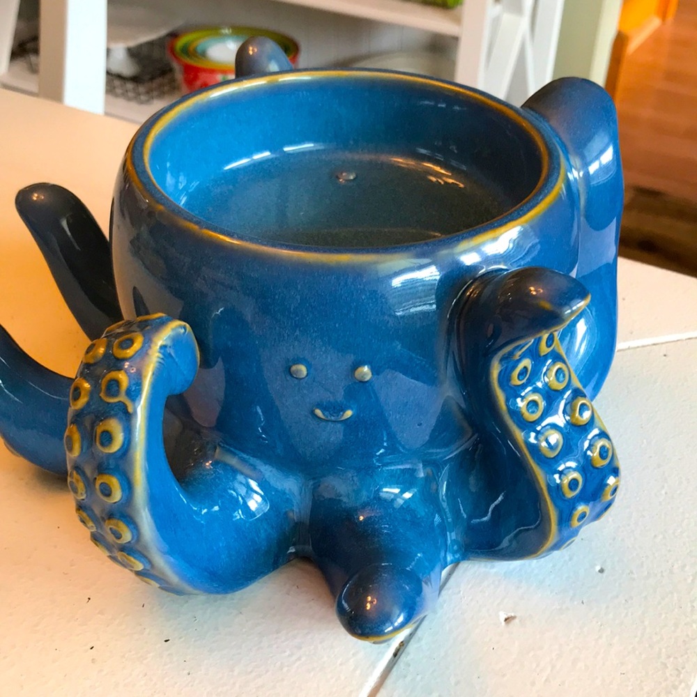 Summer 3 wick candle holder octopus no chips etc. brand new with tag